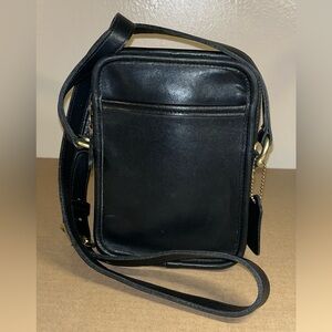 Vintage Coach 9973 Crossbody bag